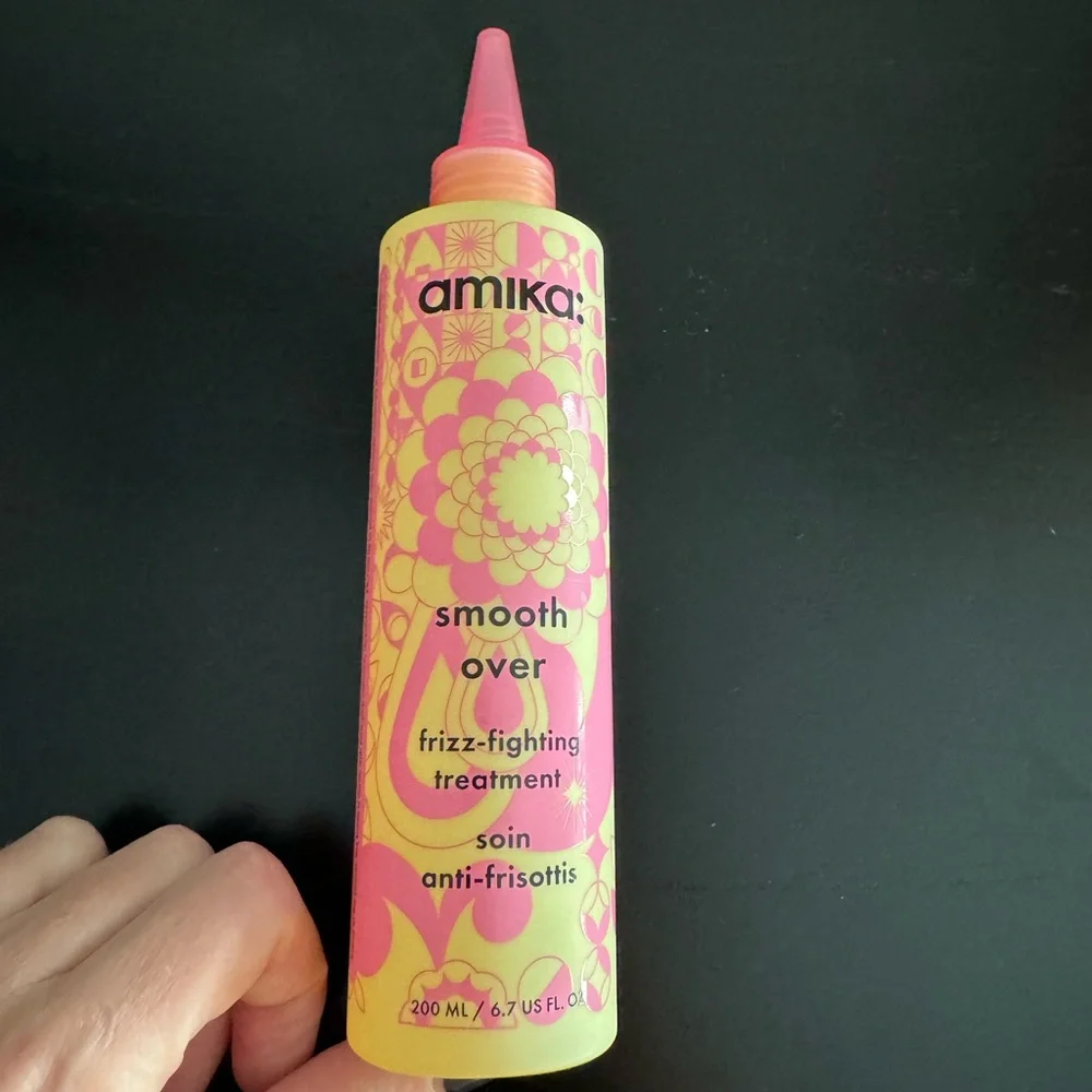 New Amika Smooth Over Frizz Fighting Treatment 200ml/6.7 FL OZ